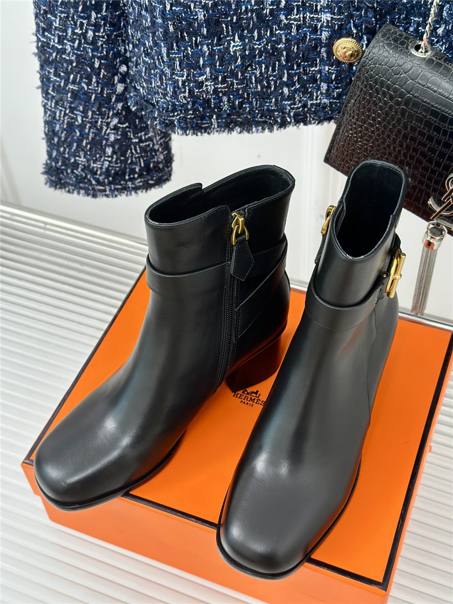 H**me5 chunky heel ankle boots