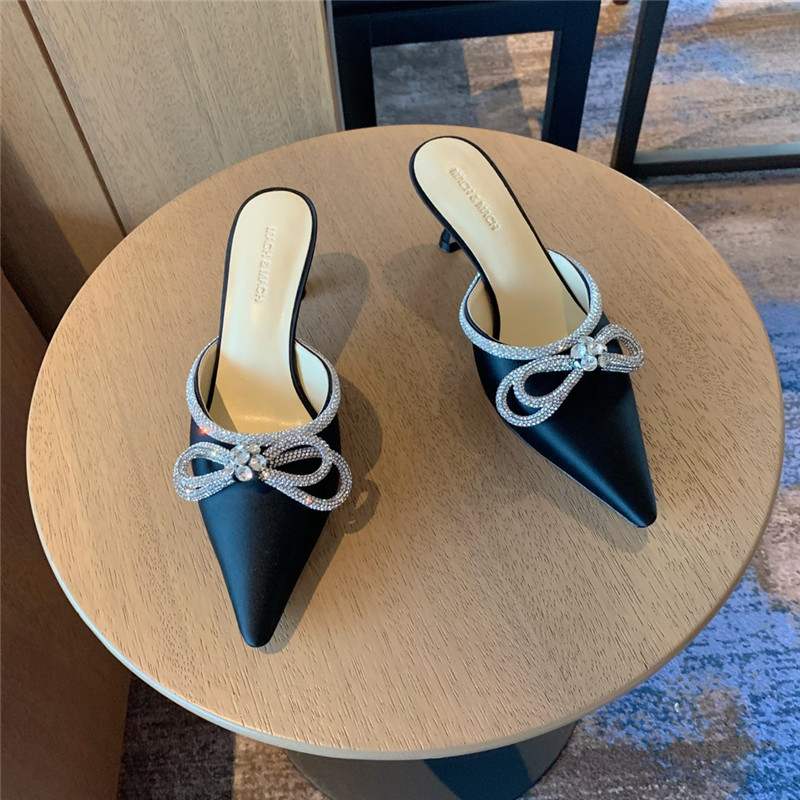 &  Rhinestone bow half drag high heels