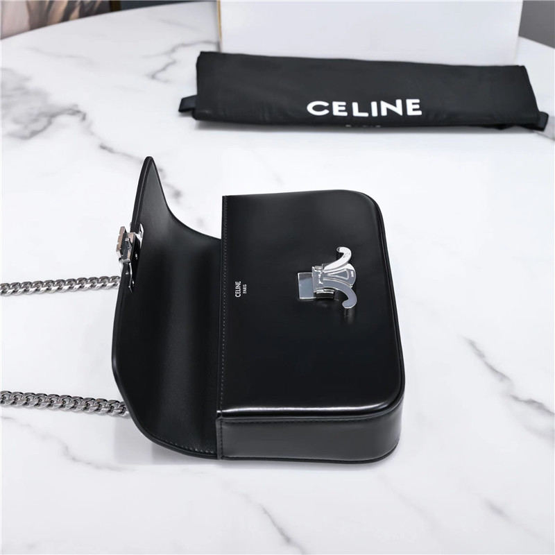 Ce1i*e triomphe chain shoulder bag in black