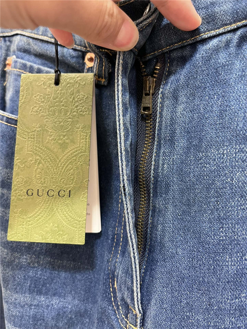 Gvc*1 high waist embroidered logo jeans