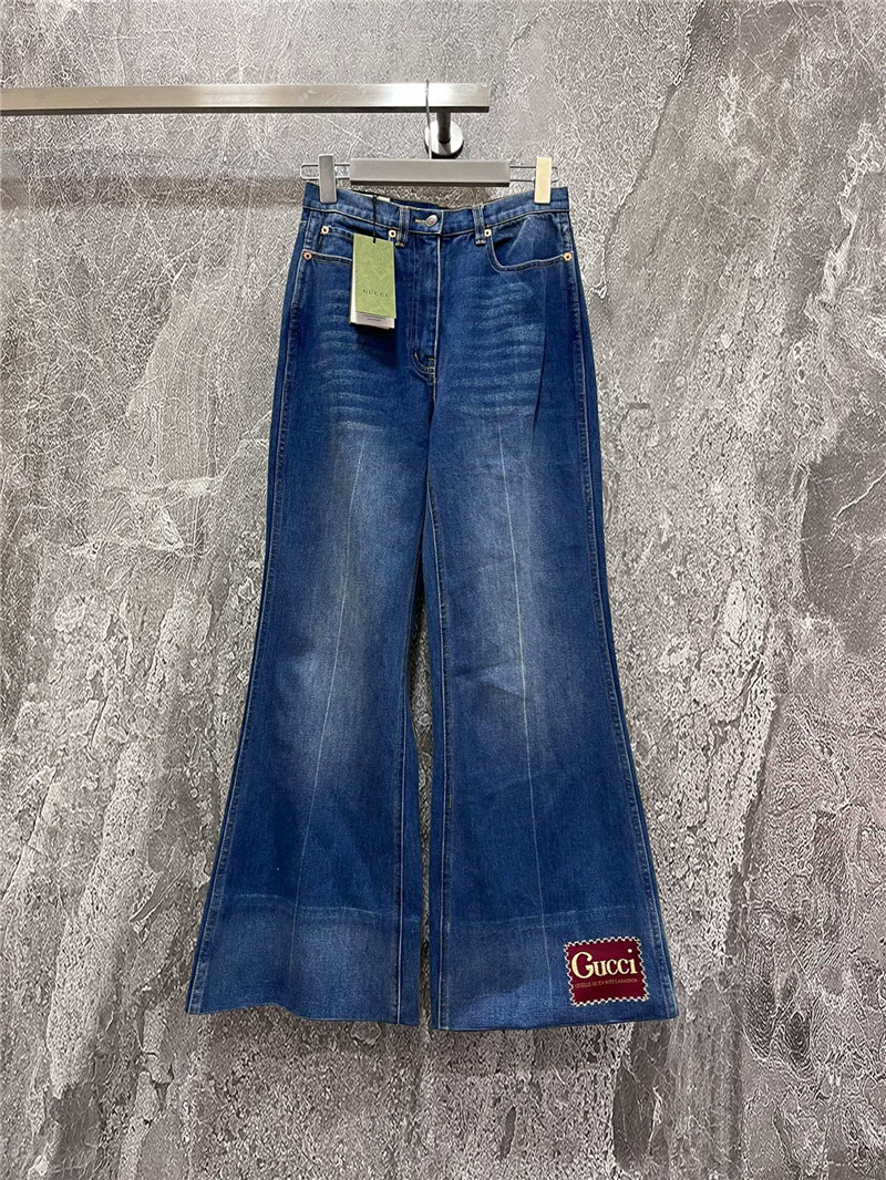 Gvc*1 high waist embroidered logo jeans