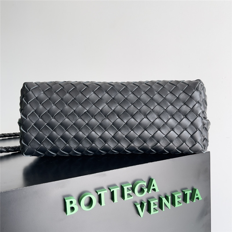 B0tt*ga andiamo medium bag in black