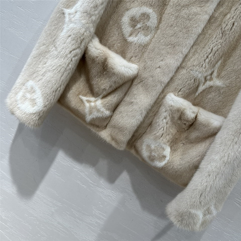 l0vis Vvtt0n lv short mink jacket