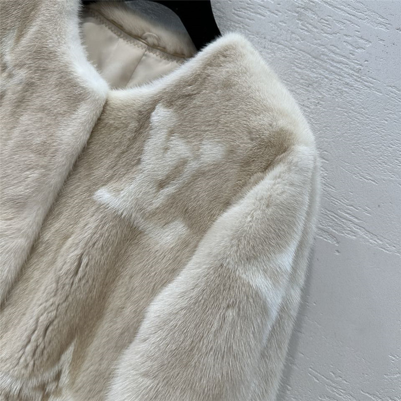 l0vis Vvtt0n lv short mink jacket