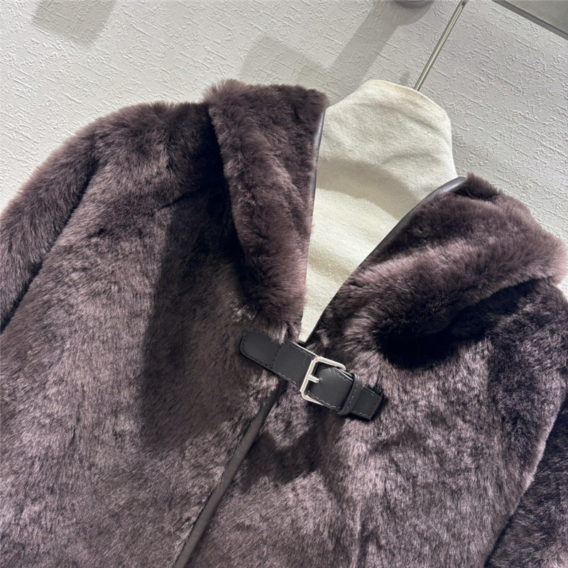 H**me5 short shearling jacket