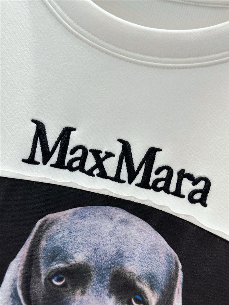 Vanitoo Ivory Cotton Sweatshirt with Wegman Print