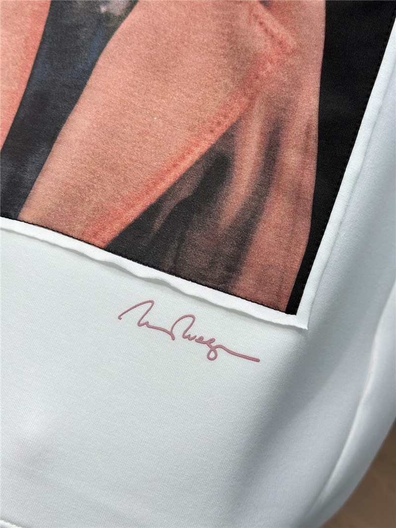 Vanitoo Ivory Cotton Sweatshirt with Wegman Print