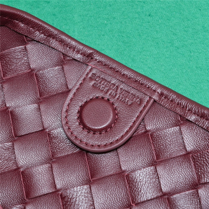 b0tt*ga Ven*ta sardine bag brown