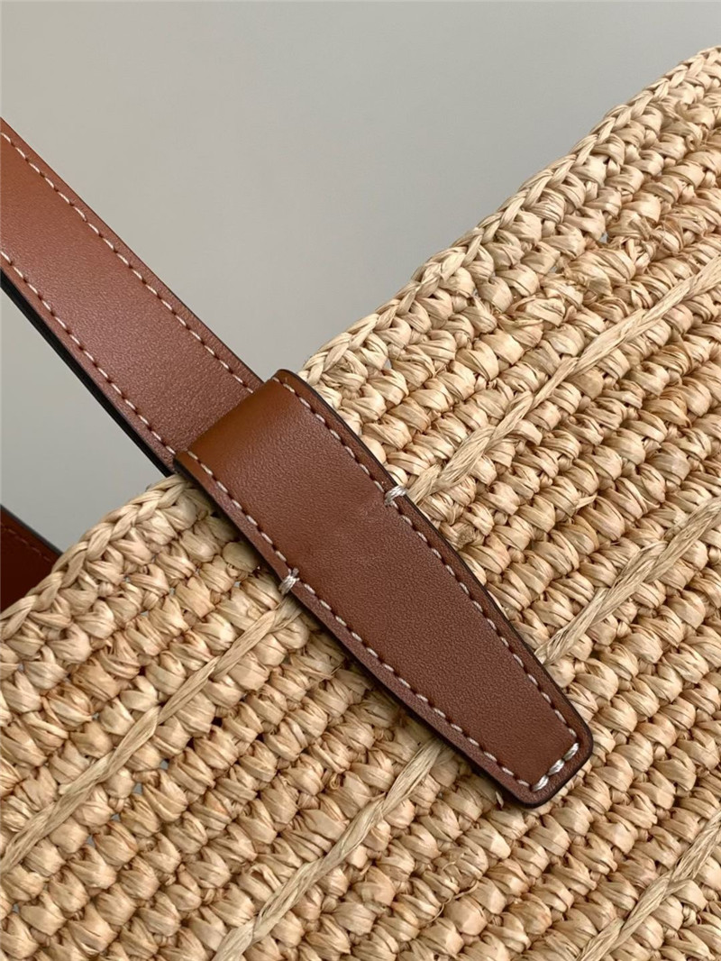 Ce1i*e classic panier bag in raffia and calfskin