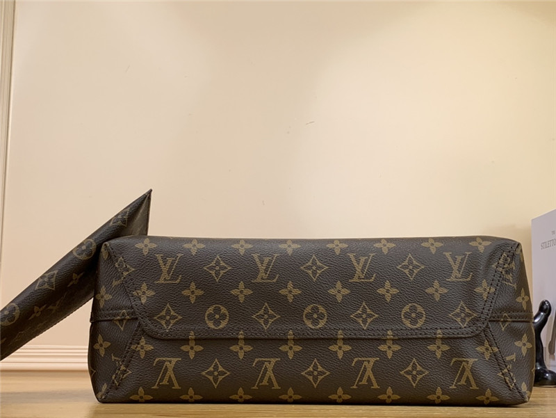 l0vis Vvtt0n lv unveils the new atlantis bag