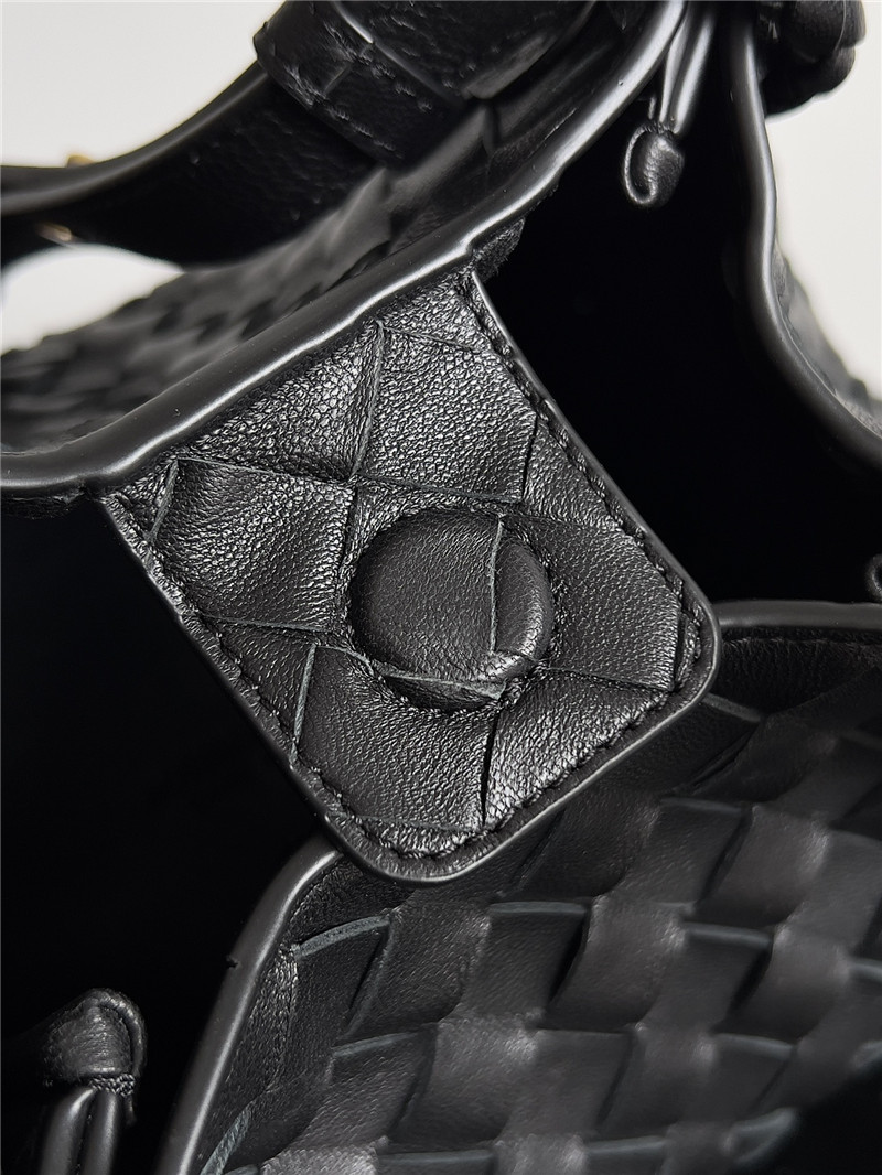 b0tt*ga Ven*ta small andiamo parachute bag in black