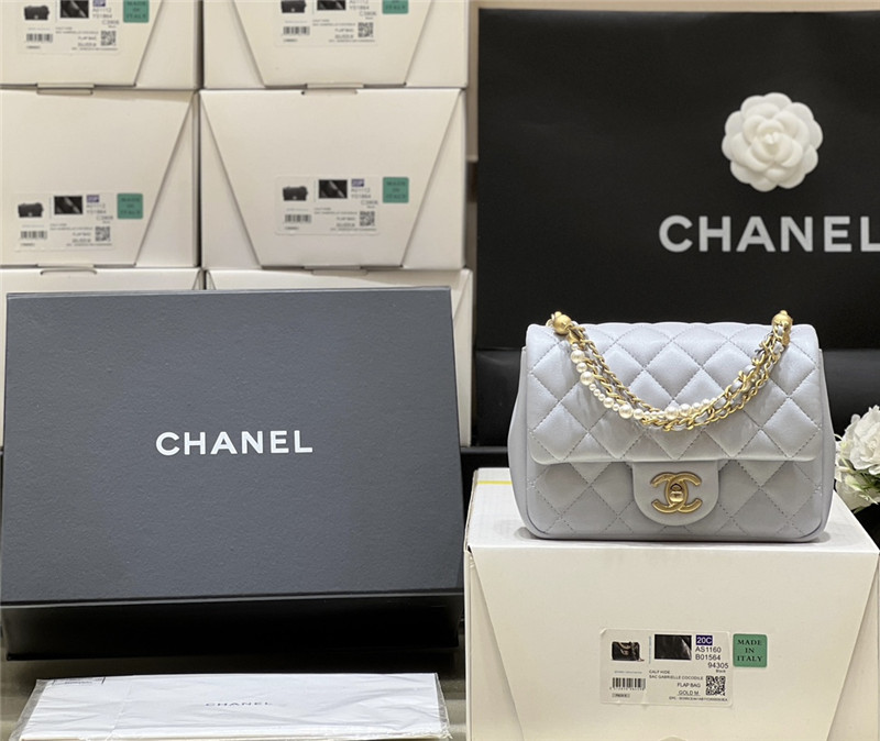 Ch**el blue logo pearl chain bag small