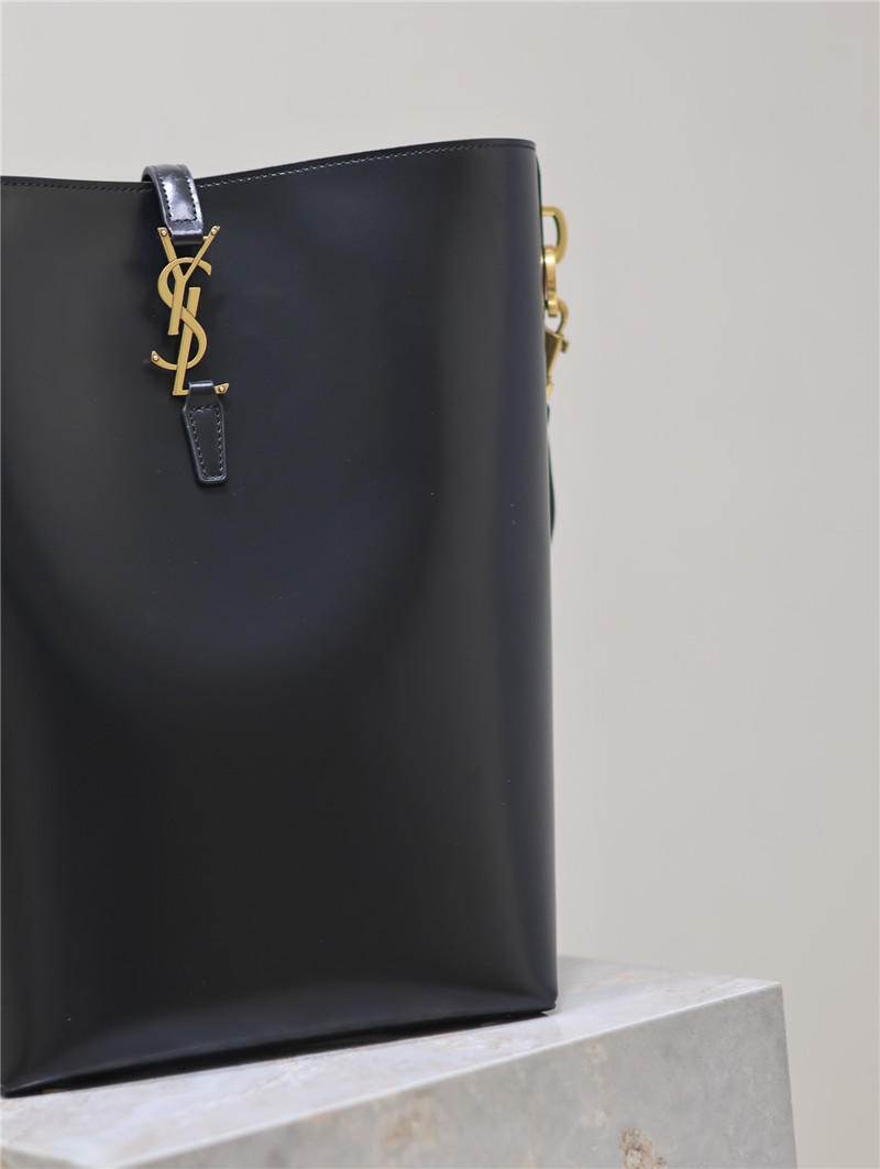 Y51 le5a7 hobo bag