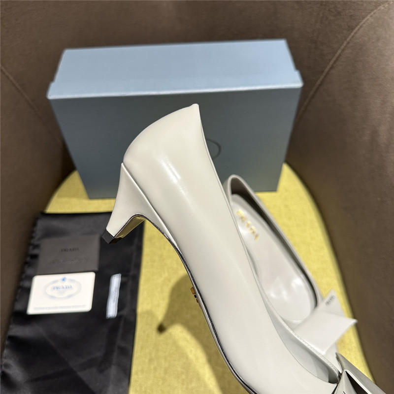 Pra*a new spring and summer sandals