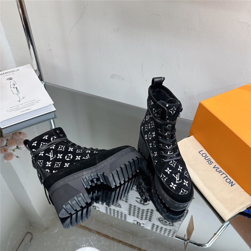 l0vis Vvtt0n monogram denim platform desert boots