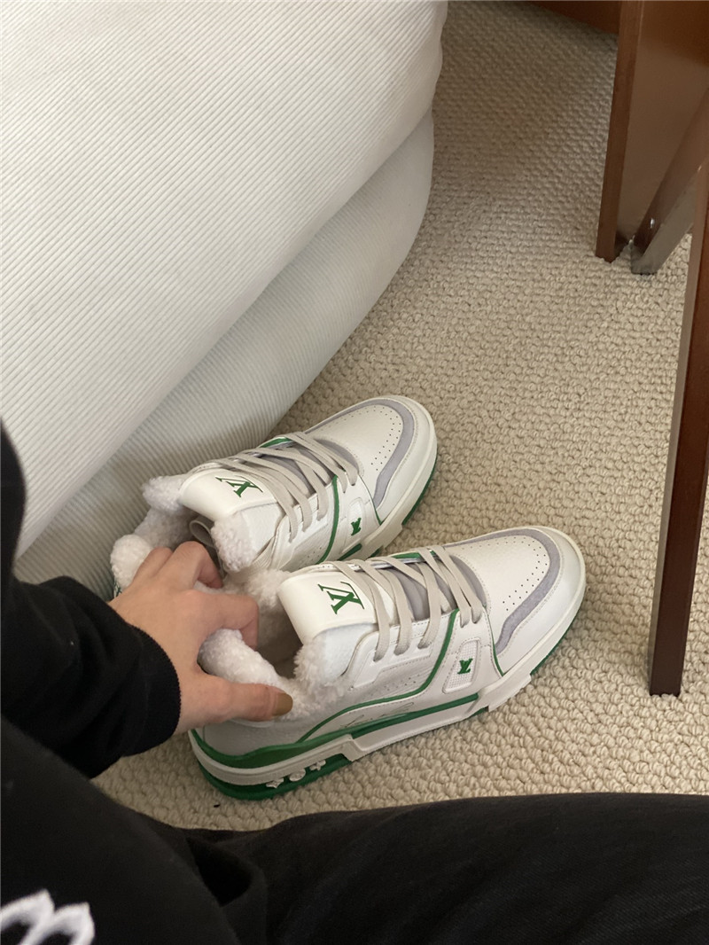 l0vis Vvtt0n lv trainer fur sneakers in white