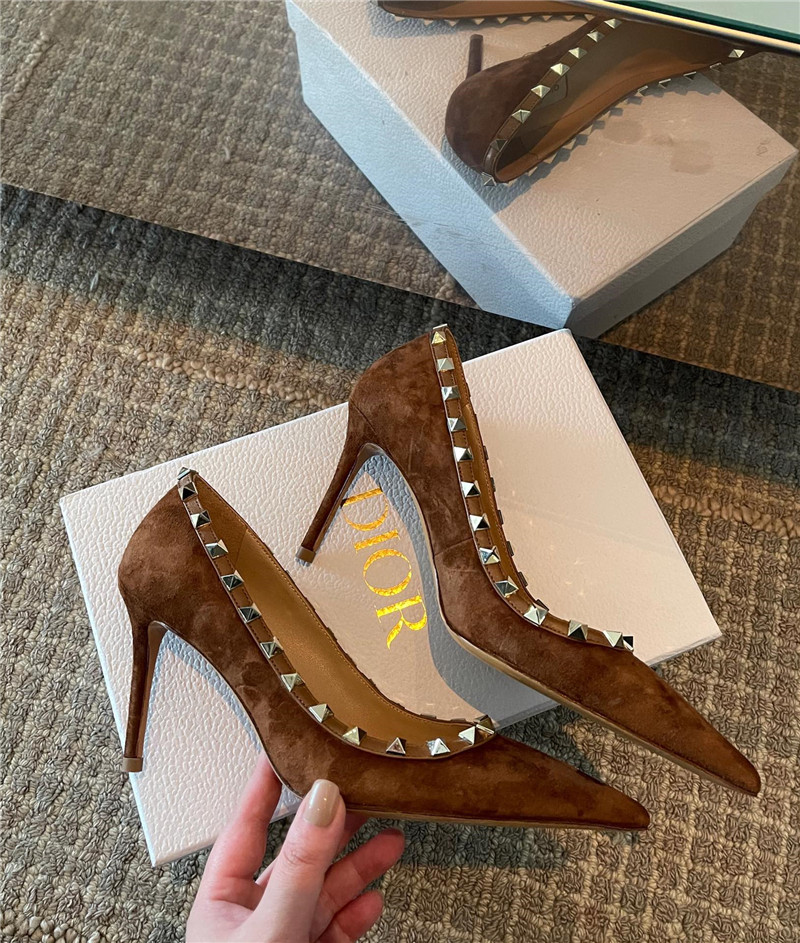 Va1e*ntin0 rivet elegant high heels