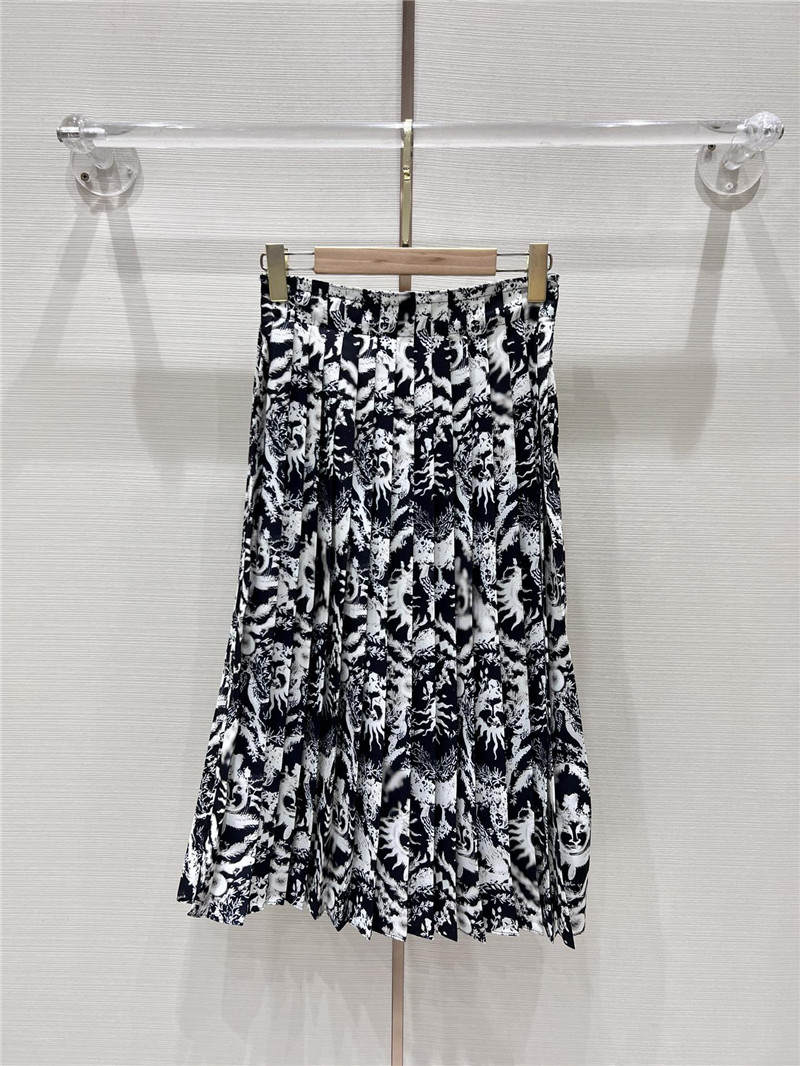 D10r pleated digital positioning printed long skirt
