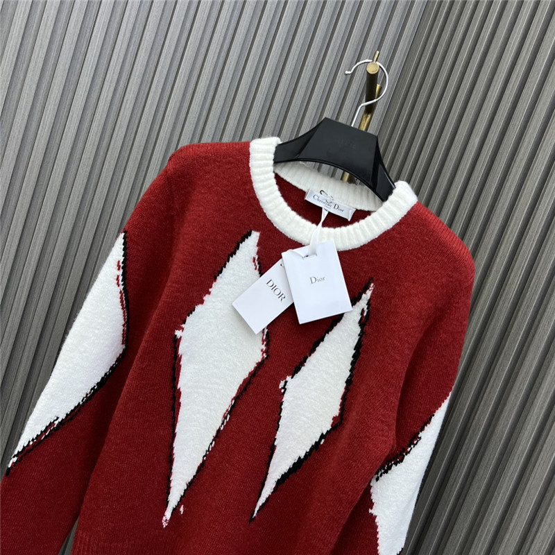 d10r D1am0nd crew neck sweater