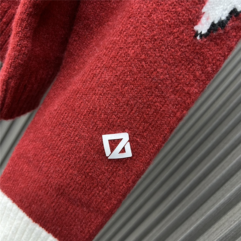 d10r D1am0nd crew neck sweater