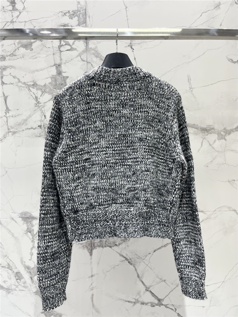 Gvc*1 floral grey crewneck knit cardigan