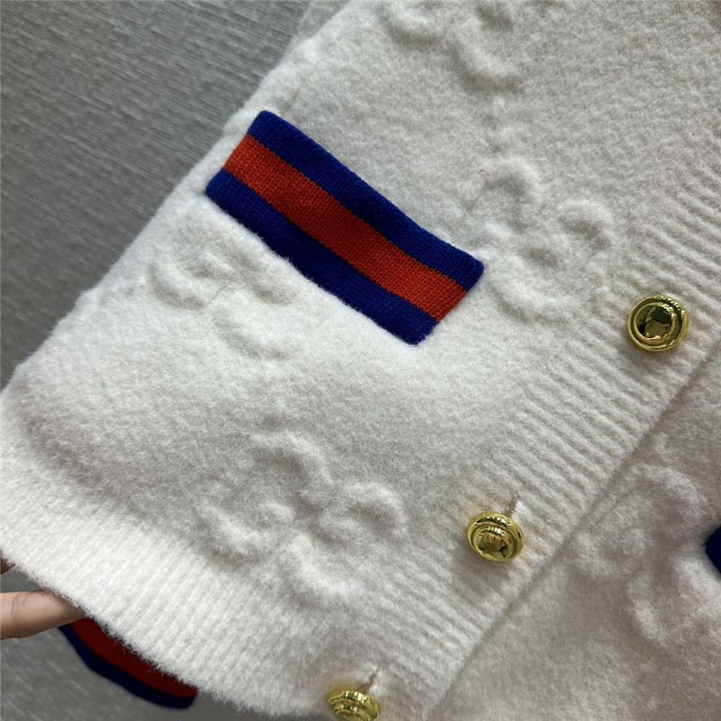 Gvc*1 logo jacquard cardigan in elegant white