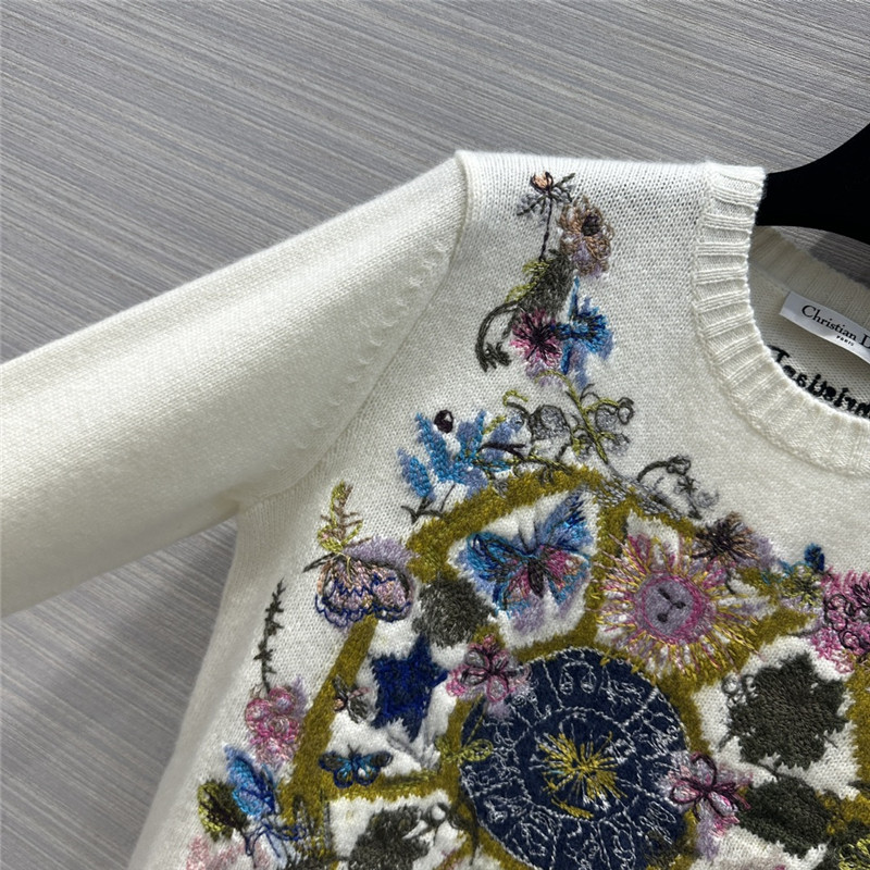 D10r embroidered cashmere sweater