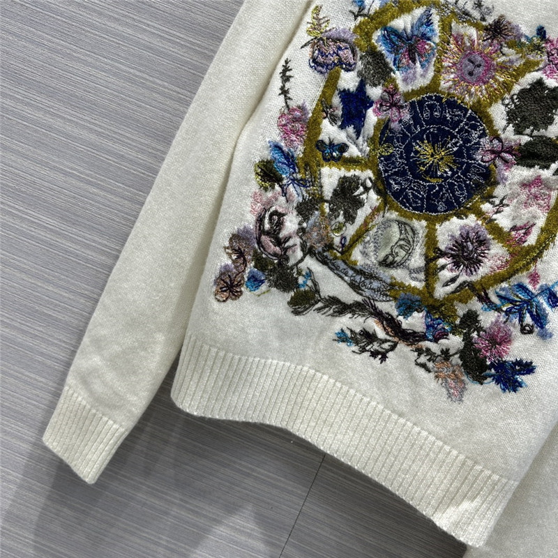 D10r embroidered cashmere sweater
