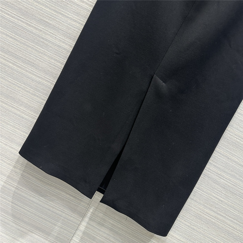 The R0w black essence spinning long skirt