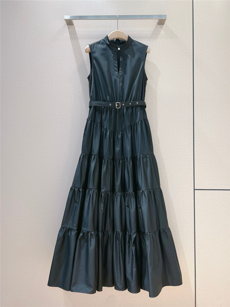 D10r latest sleeveless dress