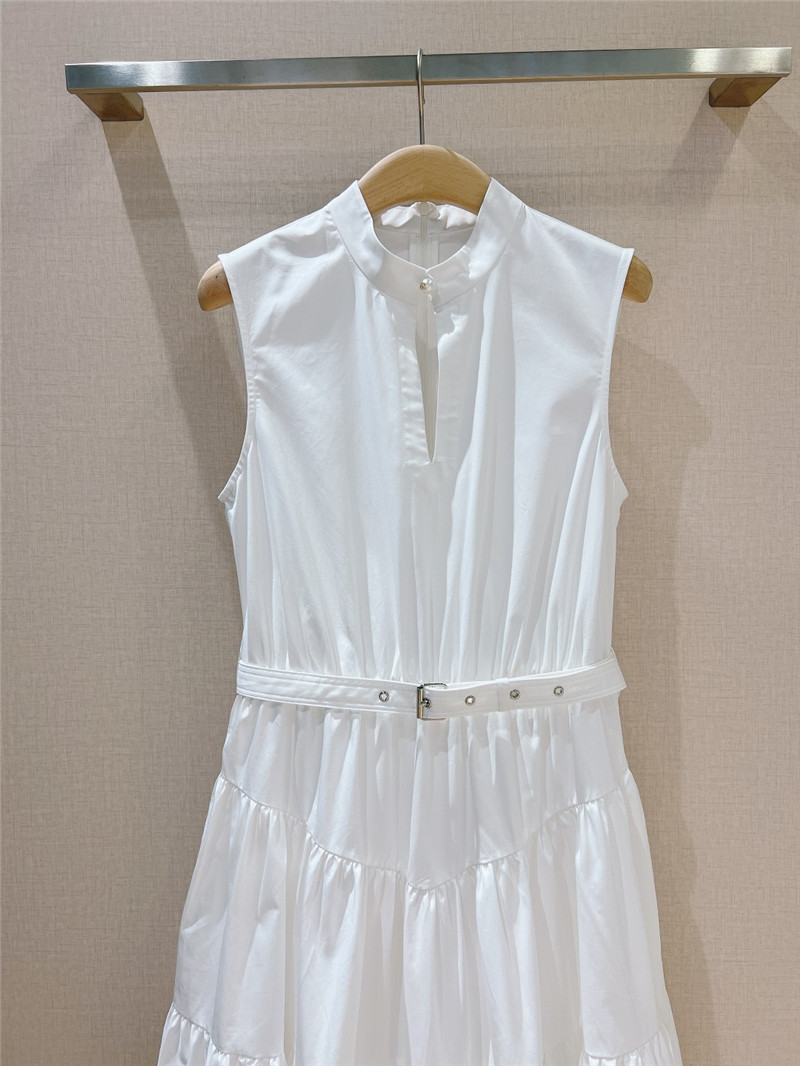 D10r latest sleeveless dress