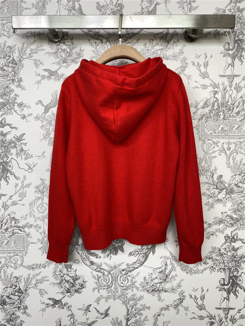 D10r red logo knitted hooded sweater
