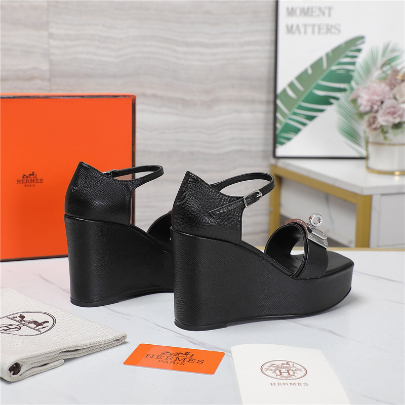 H**me5 wedge platform sandals