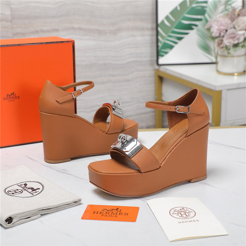 H**me5 wedge platform sandals