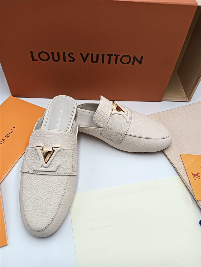l0vis Vvtt0n lv flat loafers