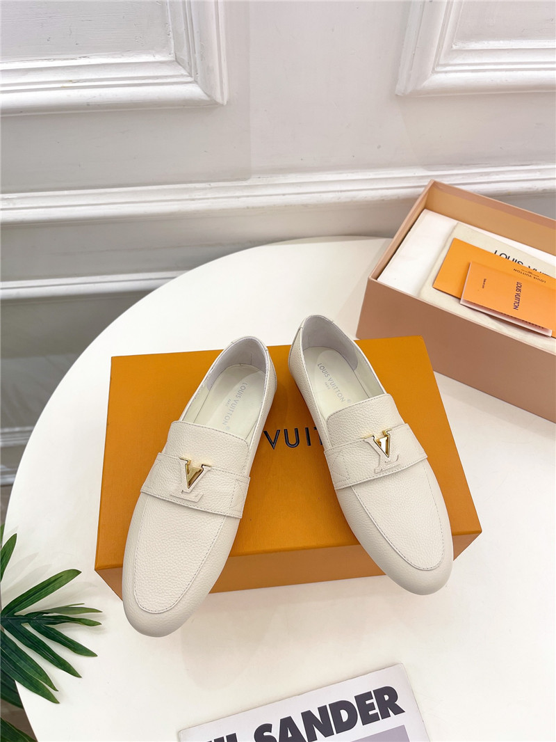 l0vis Vvtt0n lv flat loafers