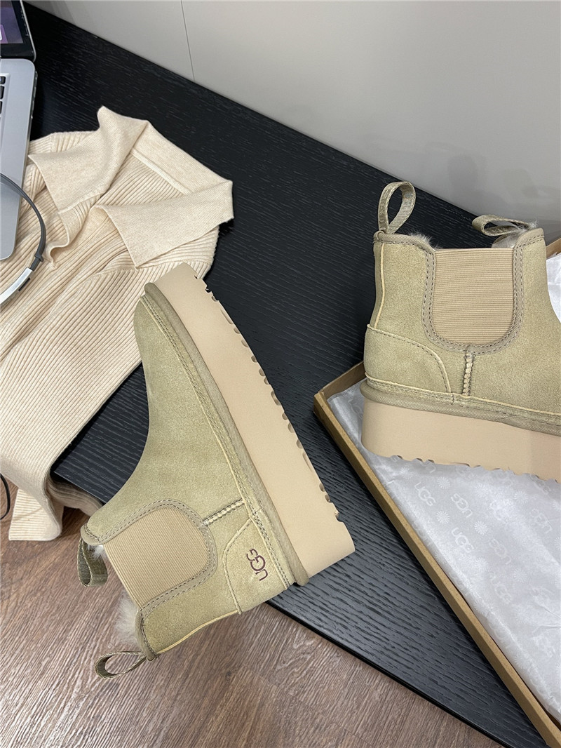 UGG Neumel Platform Chelsea Boot Beige
