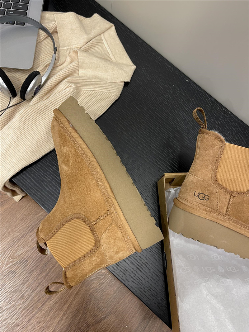 UGG Neumel Platform Chelsea Boot