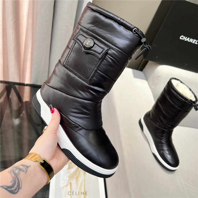 Ch**el leather shearling snow boots