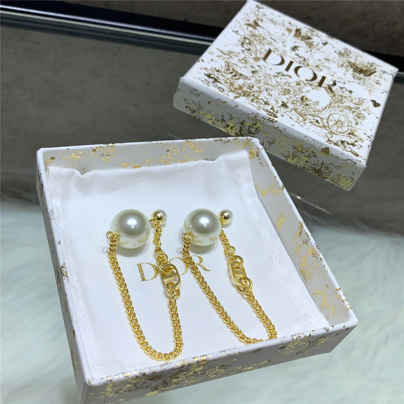 D10r cd chain tassel earrings