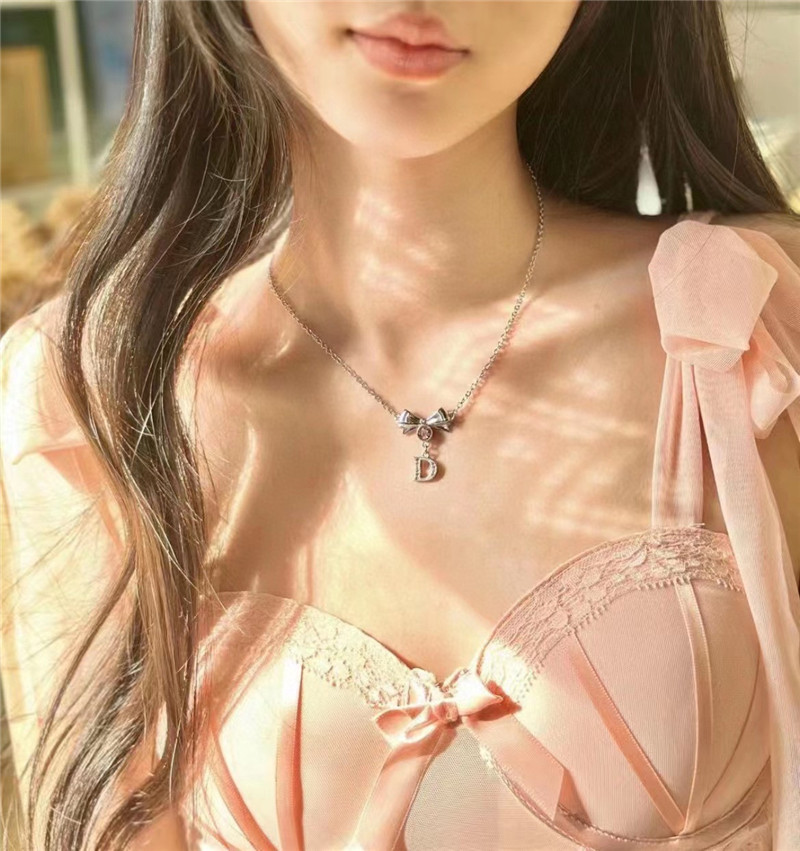 D10r bow pink necklace