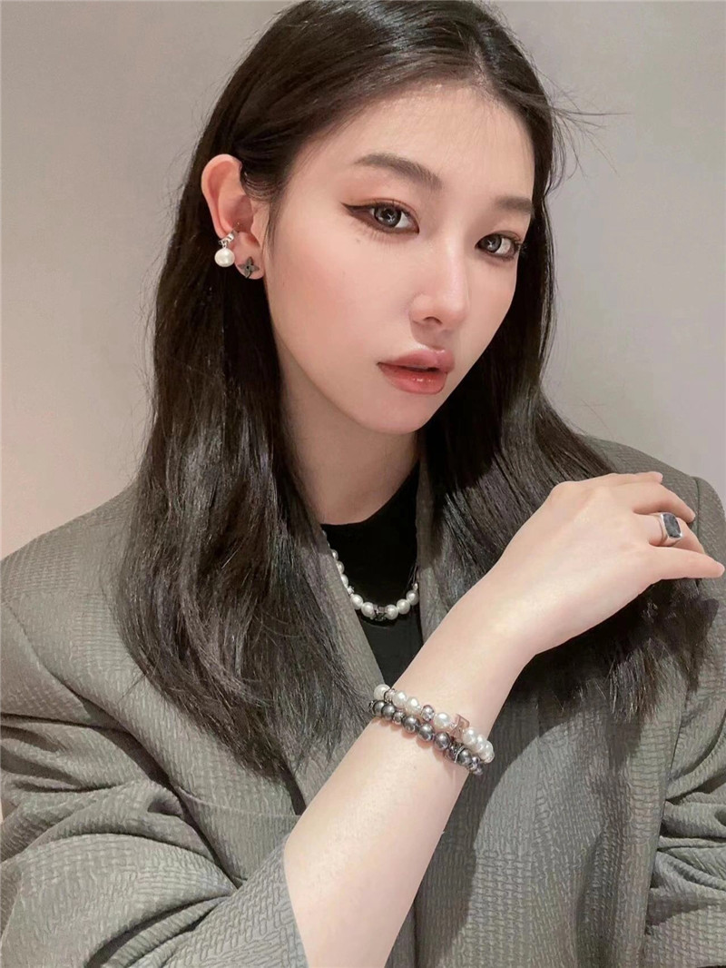 l0vis Vvtt0n lv logo pearl bracelet