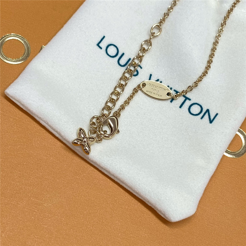 l0vis vvtt0n D1am0nd clover necklace