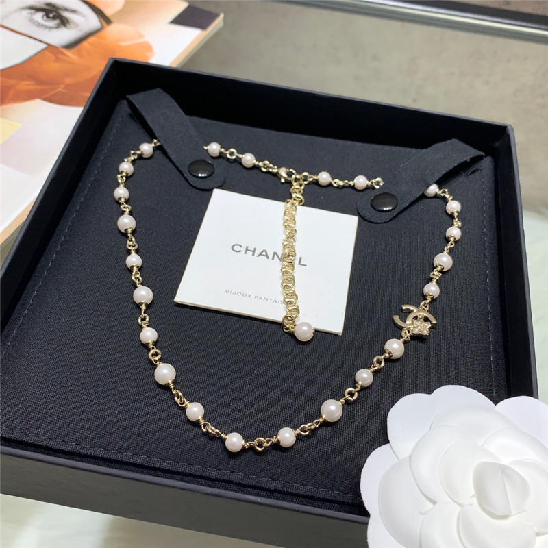 Ch**el pearl flower Ch**el necklace
