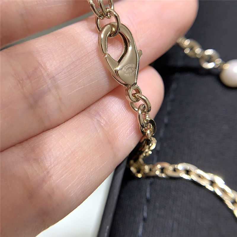 Ch**el pearl twist necklace