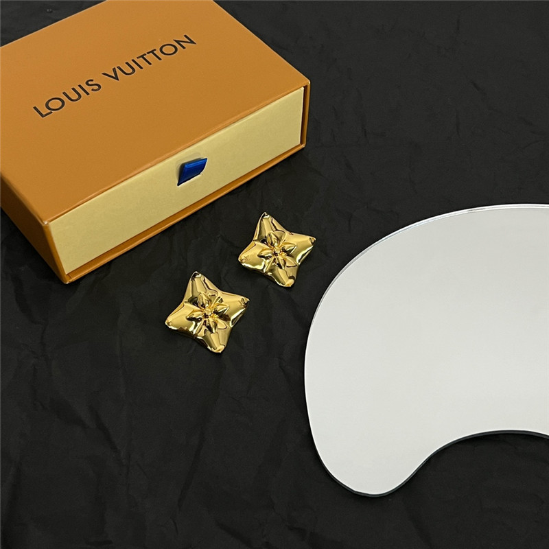 l0vis Vvtt0n lv new earrings