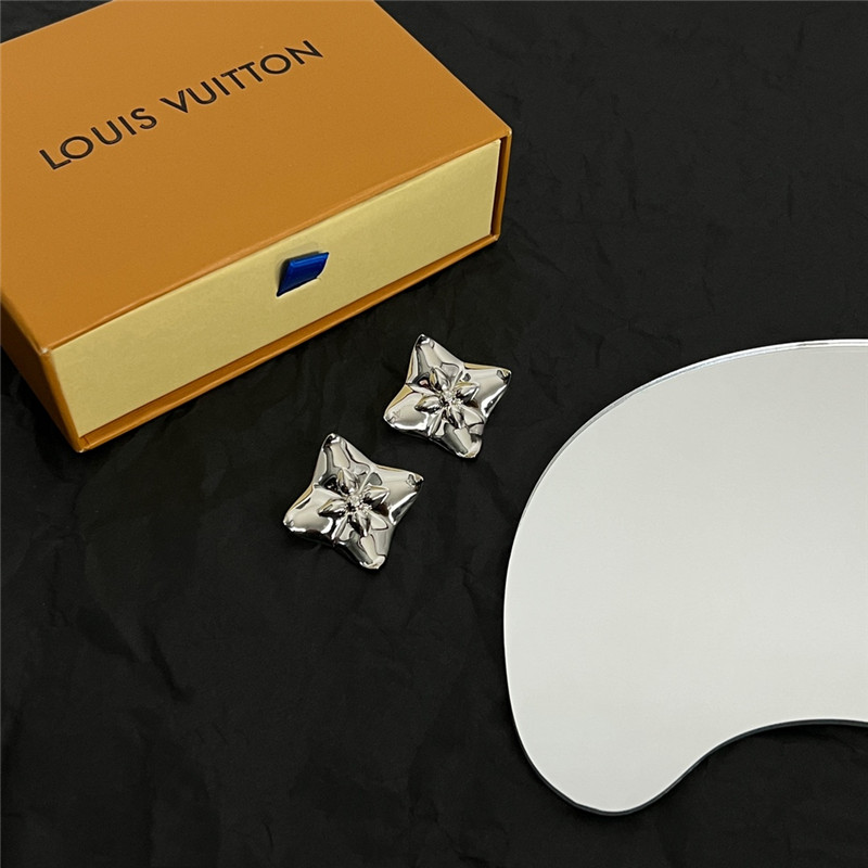 l0vis Vvtt0n lv new earrings