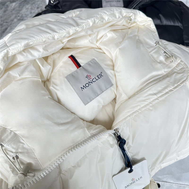 Moncler Taleve series hooded waist goose down jacket