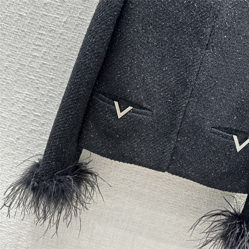 Va1e*ntin0 feather sleeve glossy black tweed coat