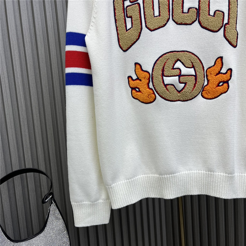 Gvc*1 logo colorblock knit sweater